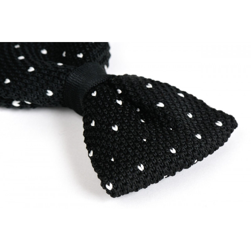 Nœud papillon noir pointé, vue 2